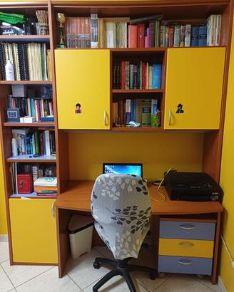 Libreria + scrivania + cassettiera + sedia
