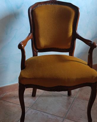Sedia Vintage in Legno Scolpito e Velluto

