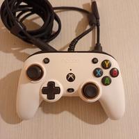 Nacon Pro Compact Controller per Xbox Bianco 