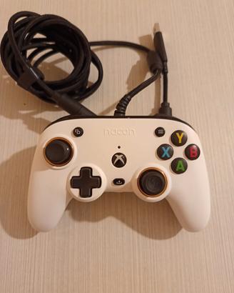 Nacon Pro Compact Controller per Xbox Bianco 