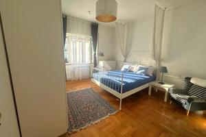2 LOCALI A NAPOLI