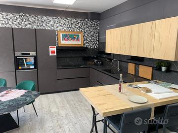 Cucina Mobilegno con piana e schienali hpl