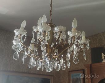 Lampadario classico a gocce in cristallo
