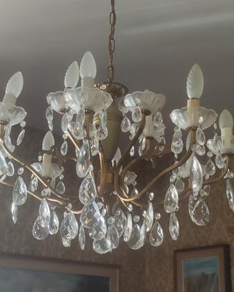 Lampadario classico a gocce in cristallo