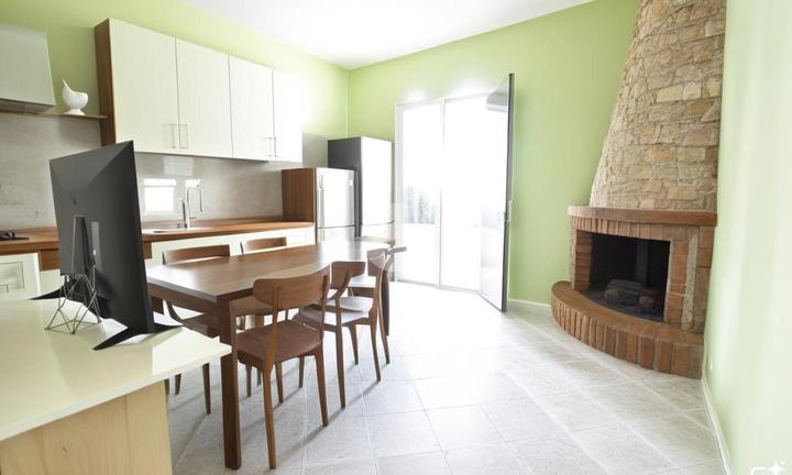 3 LOCALI A POLLENA TROCCHIA