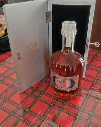 Grappa luigi Francoli scrigno d'argento 25 mesi