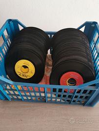 Dischi 45 giri come allegato in foto