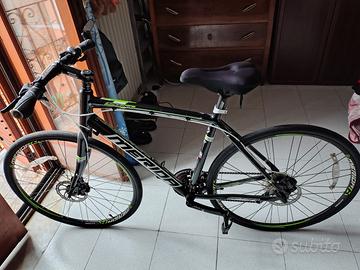 Merida Mountain Bike ibrida