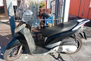 Honda SH 300 