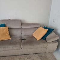 divano pari a nuovo 
