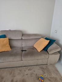 divano pari a nuovo 