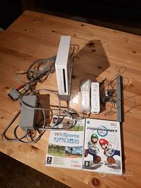 Console Nintendo Wii + 2 telecomandi + 2 giochi