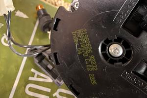 Motore specchietto elettr.  Peugeot 208 anno 2016