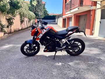KTM duke 125