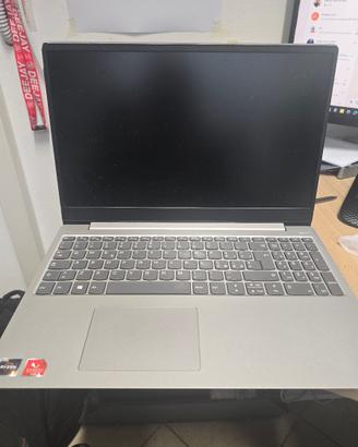 Pc notebook Lenovo Ideapad 330S-15ARR da riparare