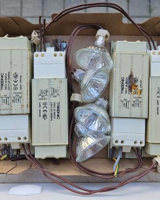 4 trasformatori e 4 lampadine GU 5.3 illuminazione