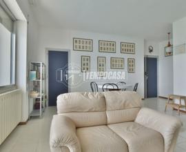 APPARTAMENTO PANORAMICO SU PALAZZINA RISTRUTTURATA