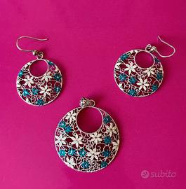 Parure di orecchini e ciondolo per collana in arge