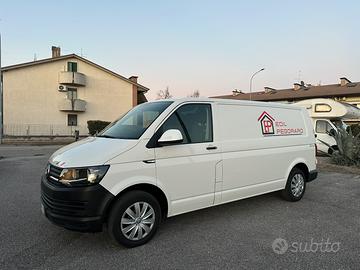 Volkswagen Transporter T6 passo lungo