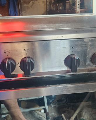 stufa a gas con forno ventilato 