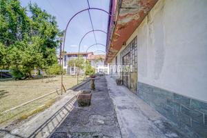AMPIA VILLA SINGOLA CON GIARDINO!!