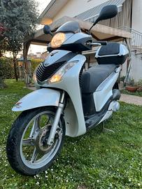 scooter honda sh150