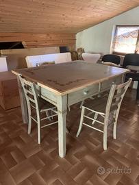 Tavolo rustico restaurato e decorato a mano