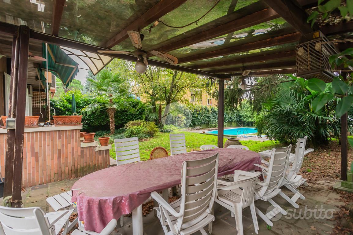 VILLA SINGOLA A VEDANO AL LAMBRO - Vista 3