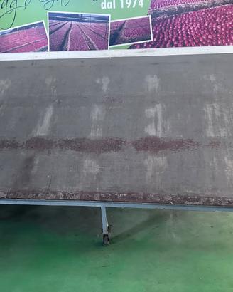 Espositore extra large in ferro con ruote