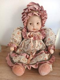 Bambola in porcellana vintage anni ’90 abito rosa