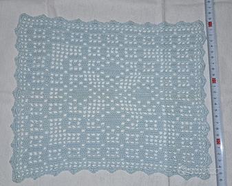 centro uncinetto  azzurro 