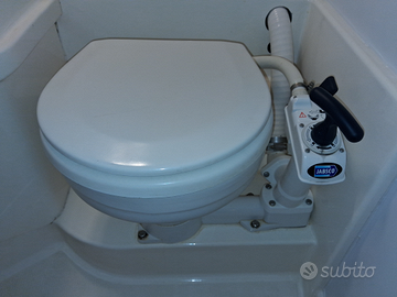 Toilet manuale compatta Jabsco
