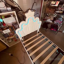 Struttura letto principessa con LED