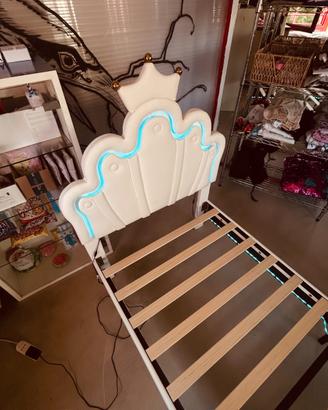 Struttura letto principessa con LED
