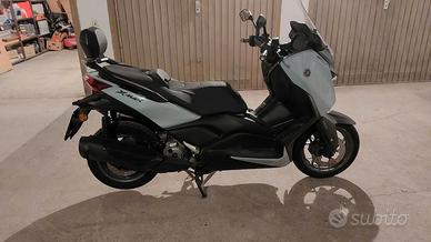 Yamaha xmax 300 tech max 