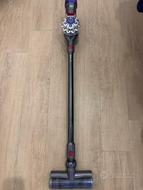 Dyson V8
