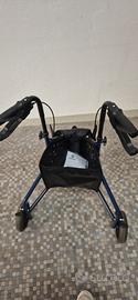 Rollator, deambulatore pieghevole 