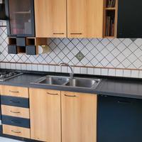 Cucina moderna in legno chiaro