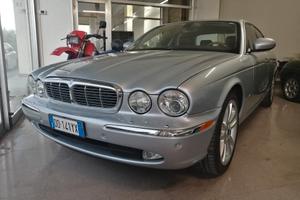 Jaguar XJ 2.7 D V6 cat Executive