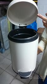 pattumiera a pedale nuova