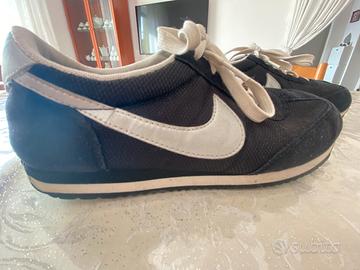 scarpe da ginnastica nike nere e bianche