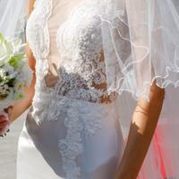 Abito sposa +velo,stola,porta fedi,scarpe,ciabatte
