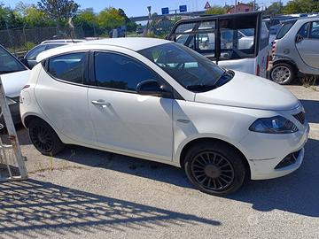 LANCIA YPSILON 2022 IBRIDO
