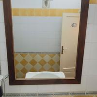 Elegante Specchio Antico con Cornice in Legno Mass