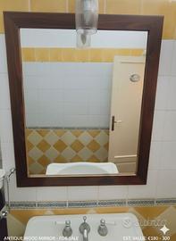 Elegante Specchio Antico con Cornice in Legno Mass