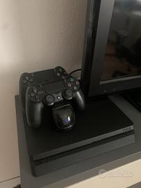 PS4 SLIM 1TB + 3 controller e base di ricarica