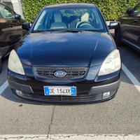 auto Kia rio 