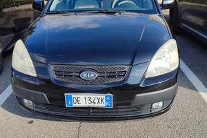 auto Kia rio 