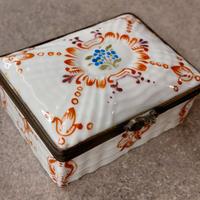 Scatola portaoggetti in porcellana Sèvres