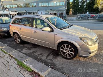 Opel Astra 1.9 16V CDTI 150CV Station Wagon Cosmo